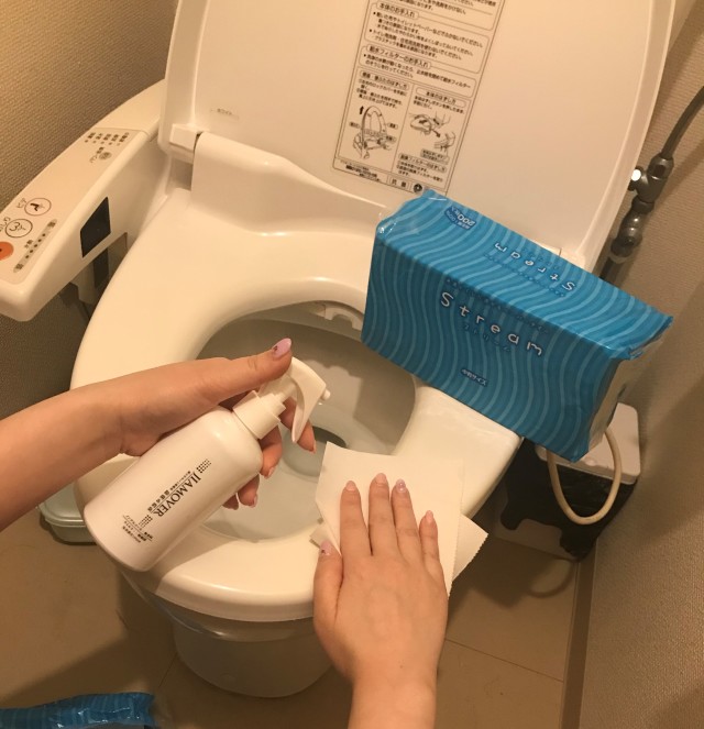 トイレ掃除画像
